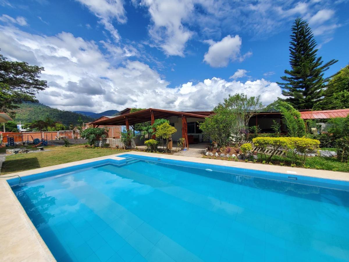 Casa Blanca Hortencia Sucua エクステリア 写真
