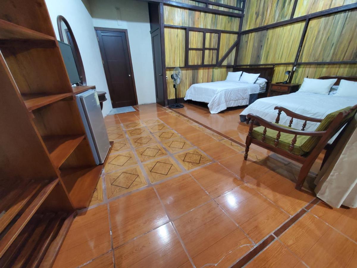 Casa Blanca Hortencia Sucua エクステリア 写真