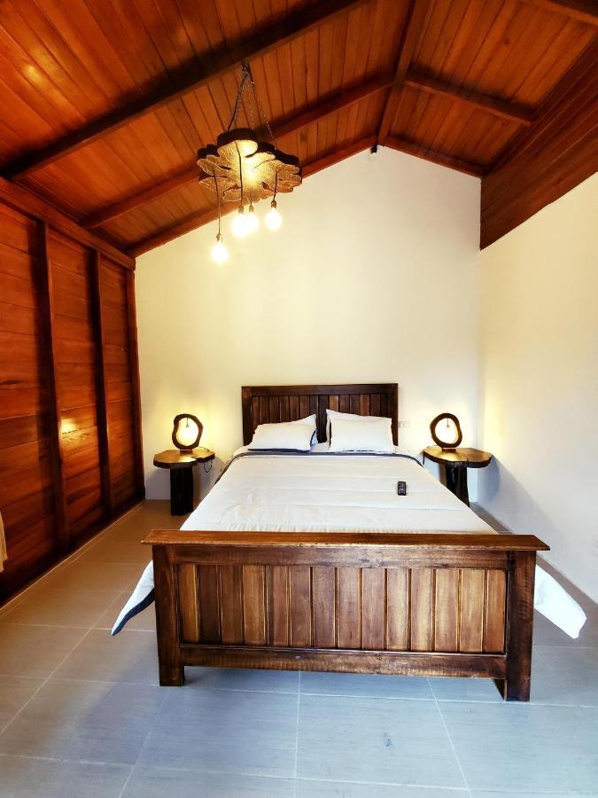 Casa Blanca Hortencia Sucua エクステリア 写真