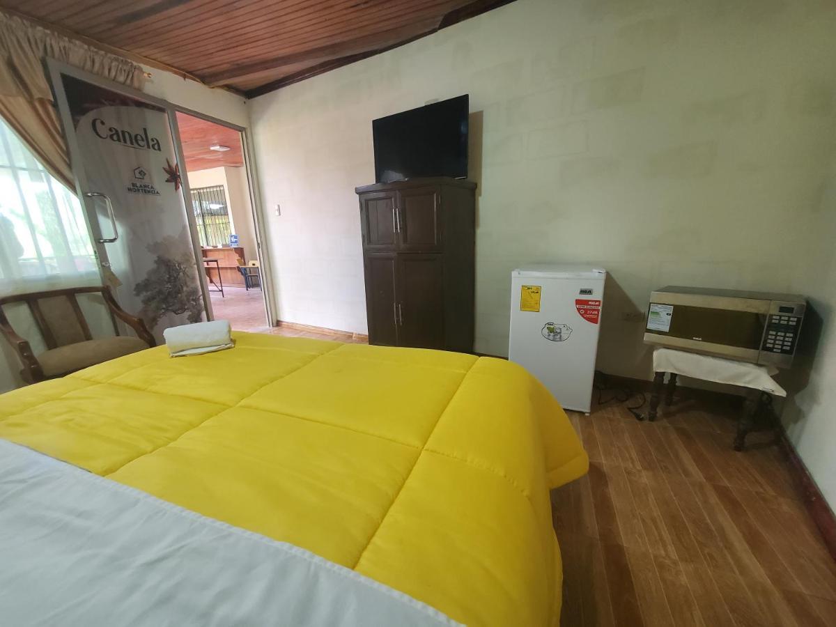 Casa Blanca Hortencia Sucua エクステリア 写真